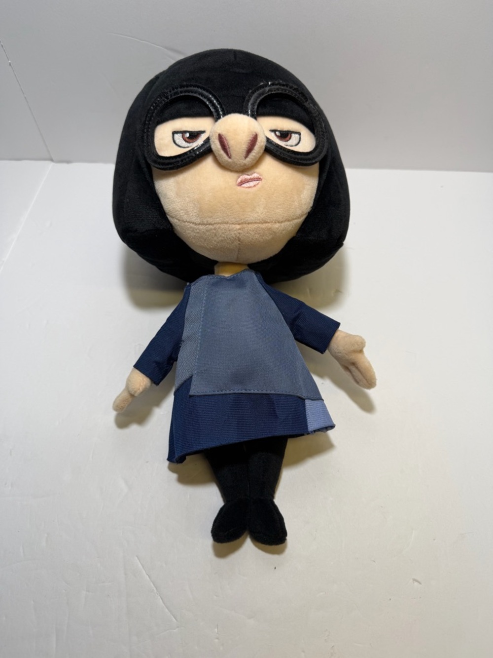 Disney Store Edna Mode plush doll from The Incredibles 2 12”